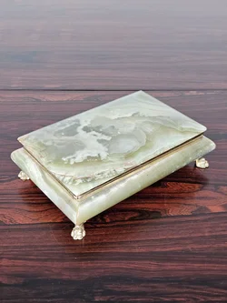 Schmuckkästchen aus grüner Jade