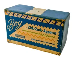 Boy Zick-Zack-Apparat für Nähmaschine mit Originalschachtel Anleitung