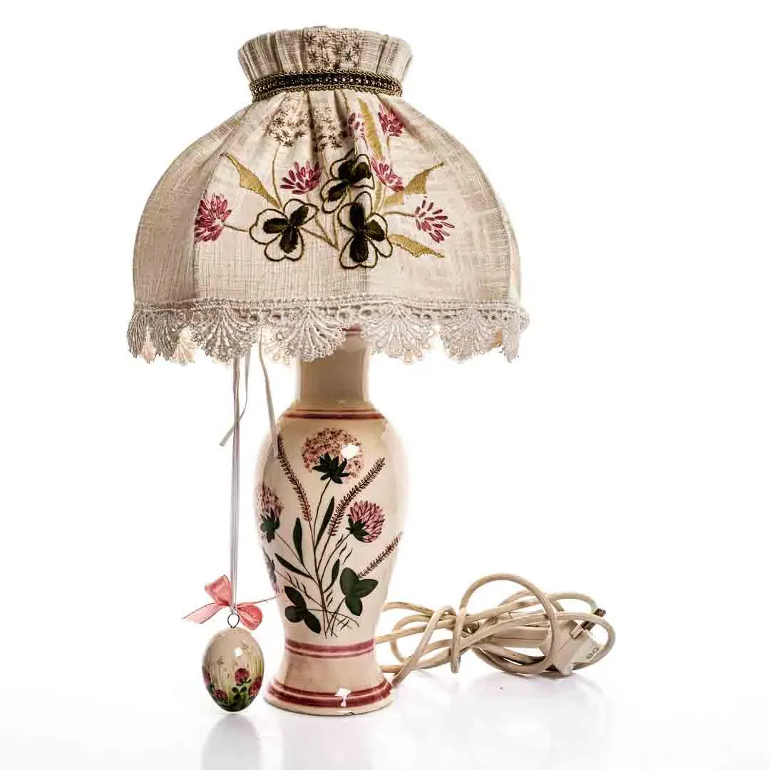 Osterlampe aus Porzellan mit Osterei - Bild 1