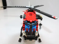 LEGO Technic Rettungshubschrauber - Bild 1