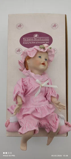 Ashton Drake Porzellanpuppe 'Emily' | Sammlerstück - Bild 3