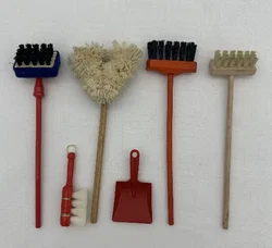 Vintage Miniatur- Besenständer für Puppenstuben – Vorschau 4