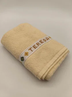 Handtuch handbestickt "Teresa", neu