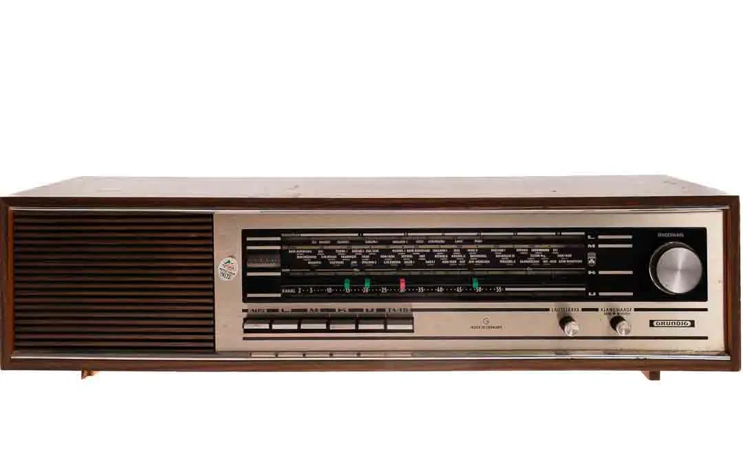 Grundig RadioType RF 150 - Made in Germany - 70er Jahre - Holzgehäuse - Bild 4