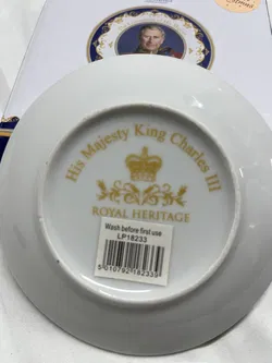 Neuwertiger Sammelteller King Charles (11,5 cm) in Originalverpackung - Bild 3