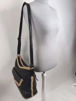 Handtasche, schwarz mit Plüsch, Winter - Bild 3