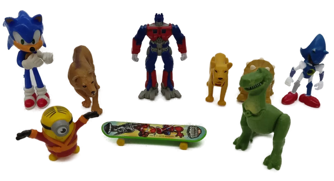 8 Spielzeugfiguren + Skateboard - Bild 1