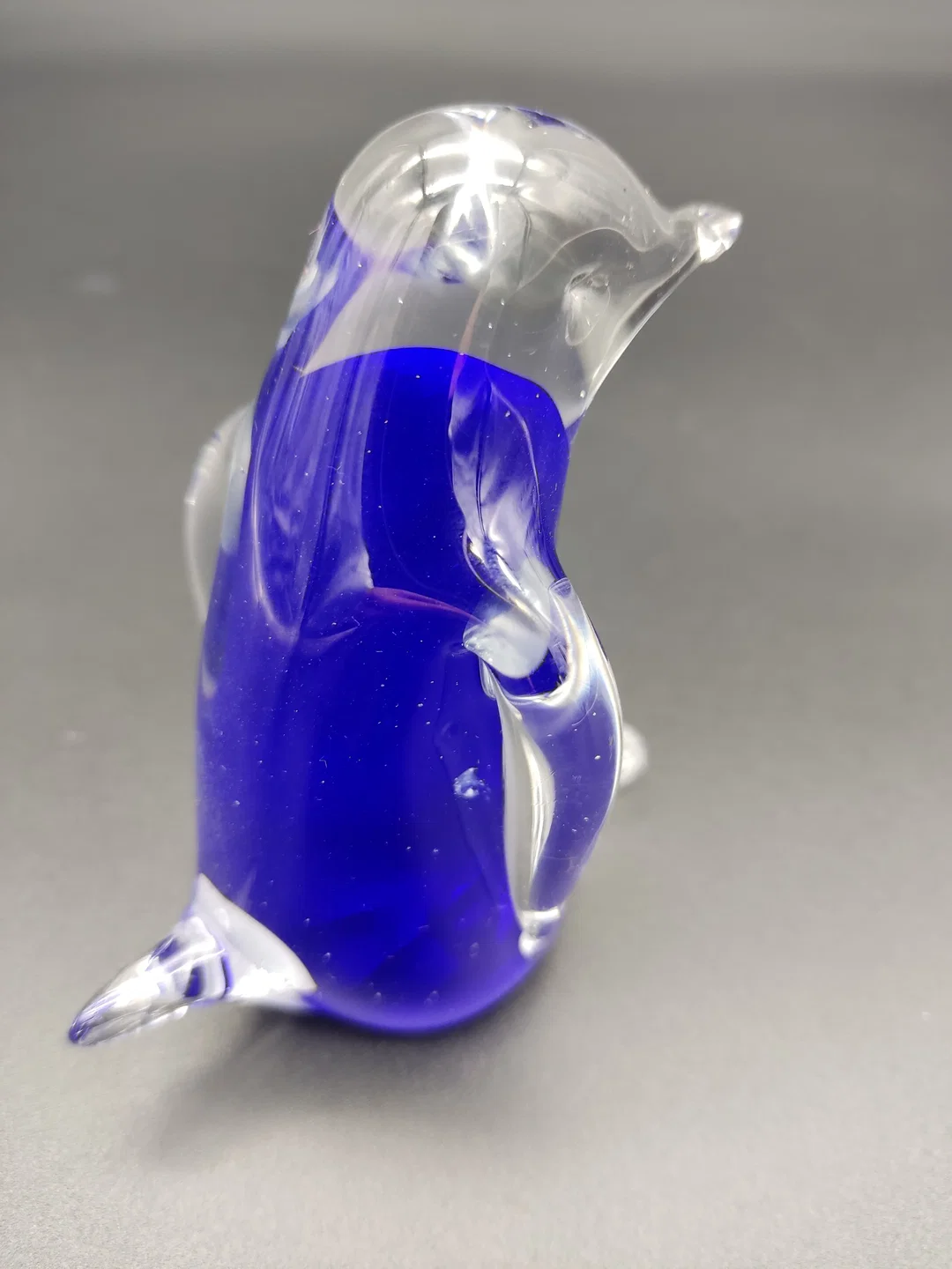 Pinguin aus blauem Glas – Bild 2