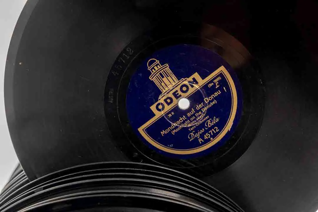 35 Stk. Schellackplatten, diverse Interpreten und Musikrichtungen für Phonograph – Bild 6