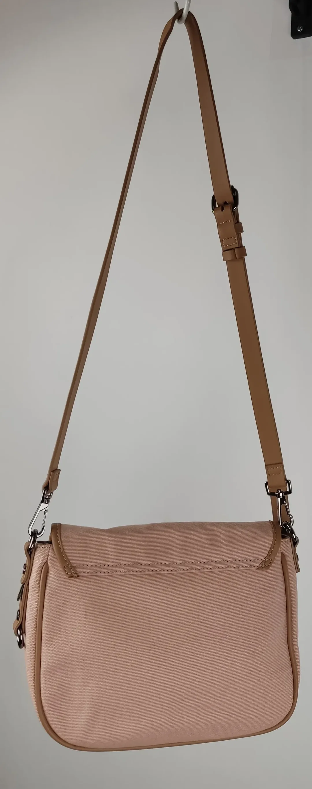Esprit Saddle Bag aus Canvas, Handtasche in hellrosa – Bild 2