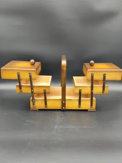 Vintage-Nähkästchen aus dunklem Holz  - Bild 4