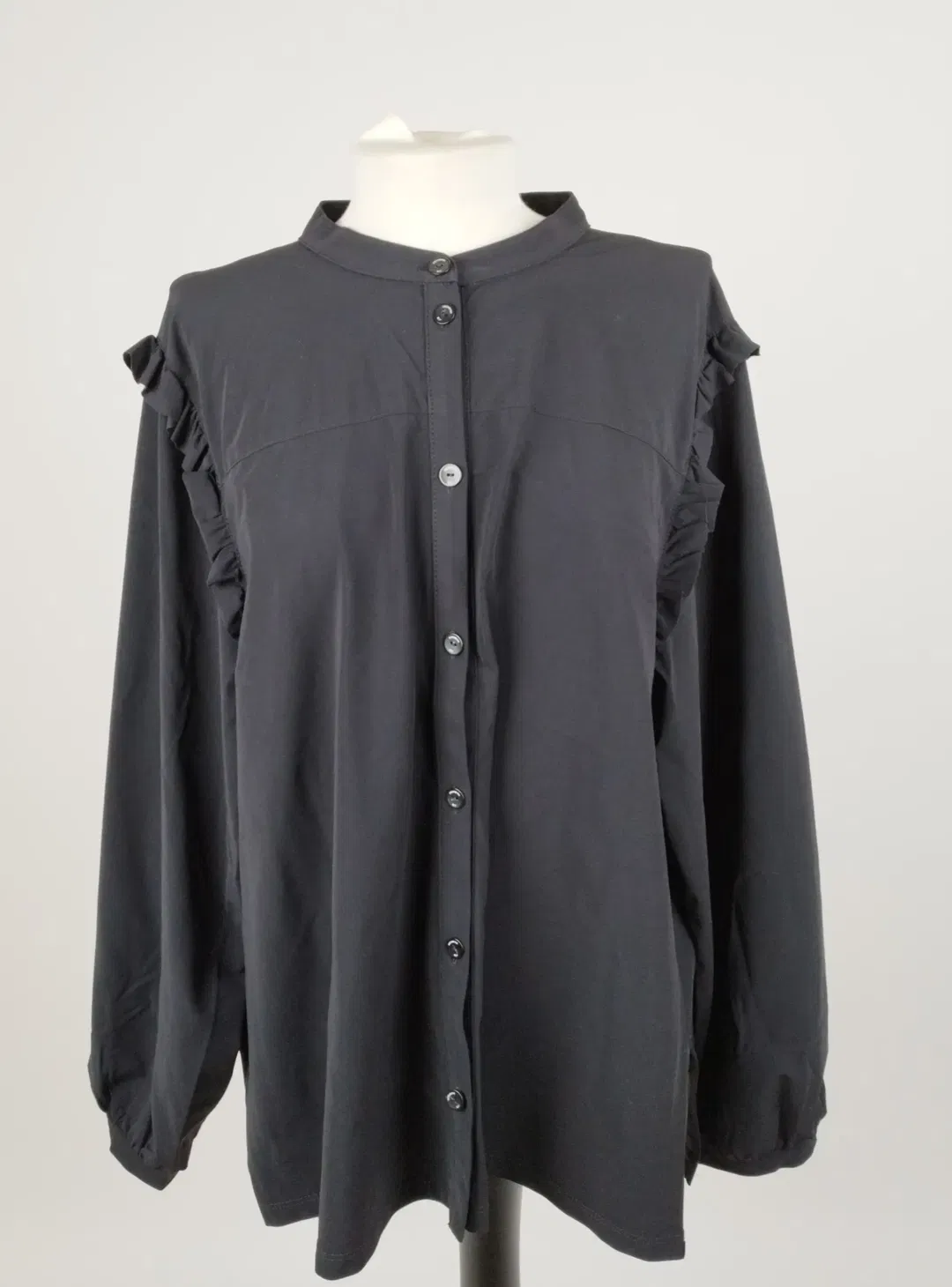 Klassische PENN&INK Bluse Schwarz - Gr. 42 / 72% Polyamid, 28% Elasthan - Bild 1