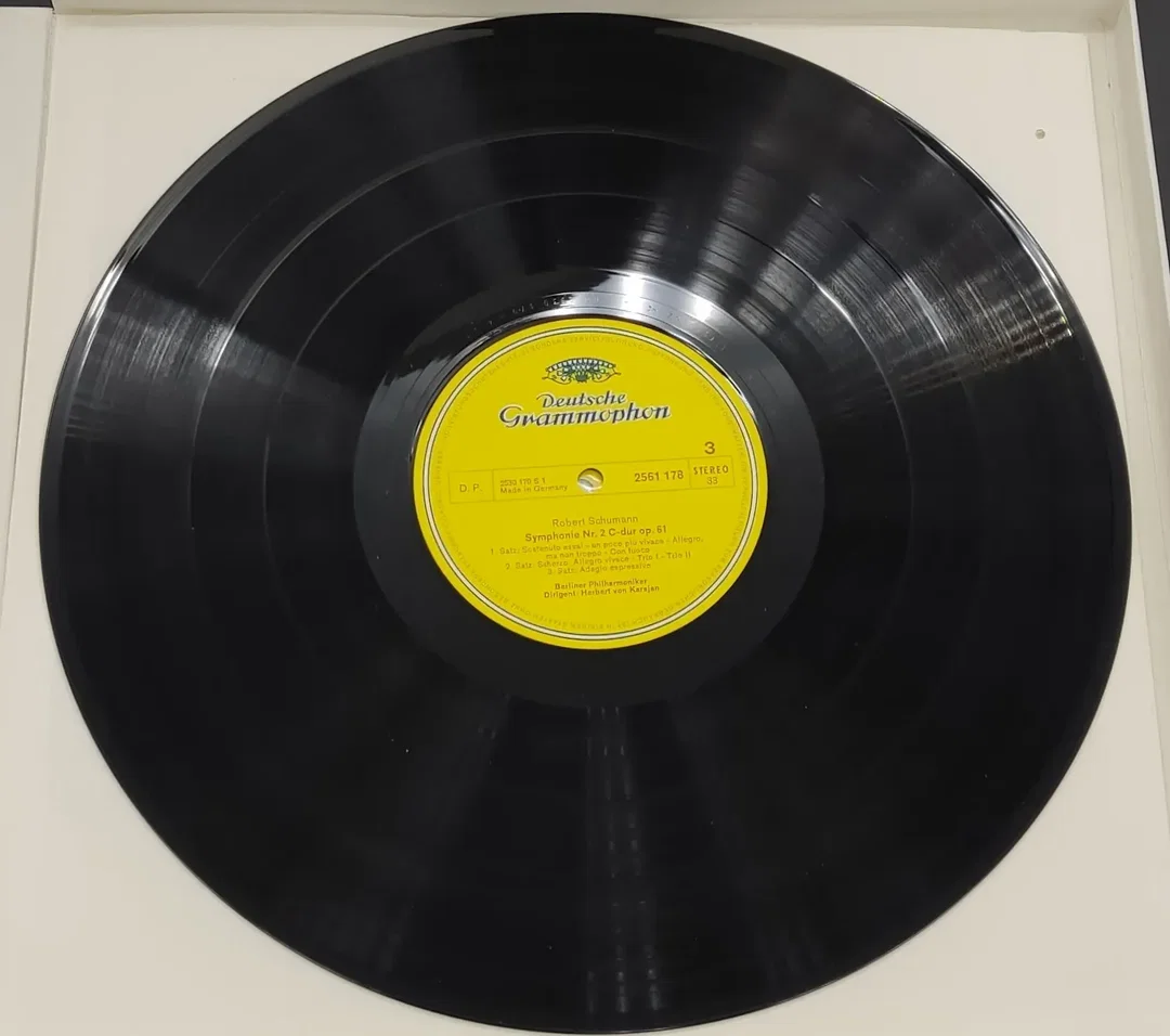 Vinyl 3 Stück Schallplatten  Herbert von Karajan dirigiert Robert Schuhmann 4 Symphonien – Bild 7