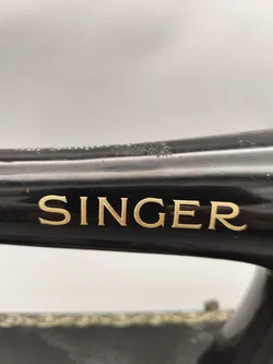 Antike Nähmaschine Singer, schwarz mit Goldschrift - Bild 2