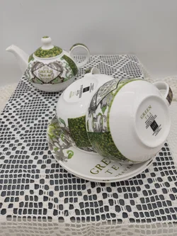 Porzellan 'Green Tee'-Set (Kanne, 3 Tassen mit Unterteller) von Paula Scaletta | Designer-Schatz - Bild 7