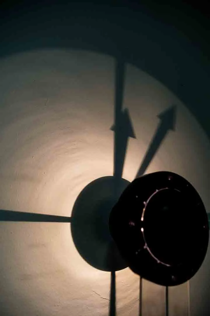 Tween Light Schattenuhr Projektions-Uhr, Tischmodell, Schwarz – Bild 5