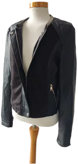 Laura Torelli Damen Kunstlederjacke mit Stoffeinsatz - schwarz mit Strasssteinen am Kragen - Gr.: 36 - Bild 2