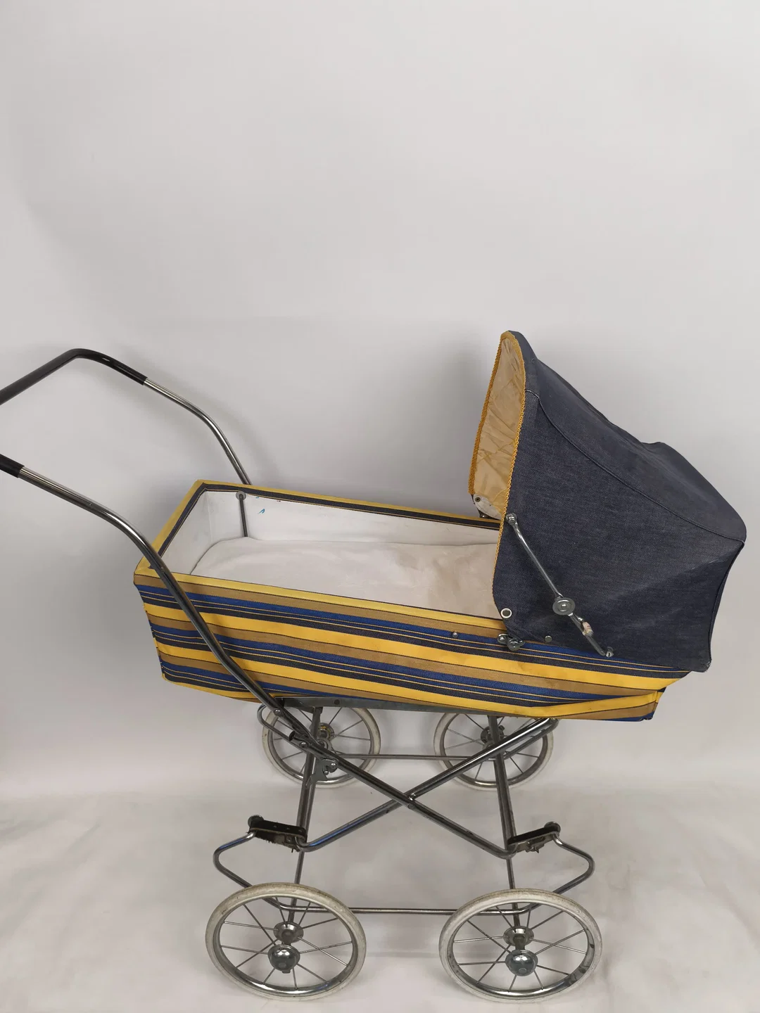 Puppenwagen, 60er Jahre, Vintage – Bild 2