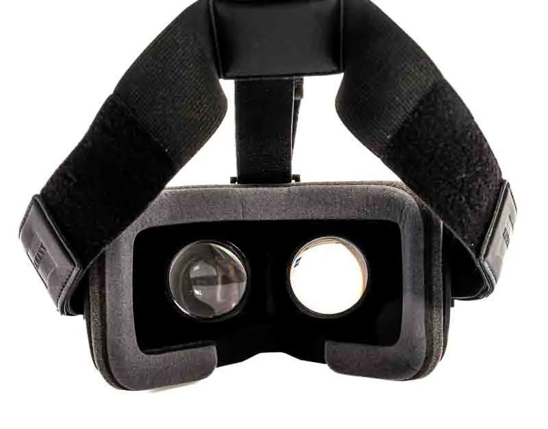 VR-Brille ZEISS VR ONE Plus mit Originalkarton – Bild 2