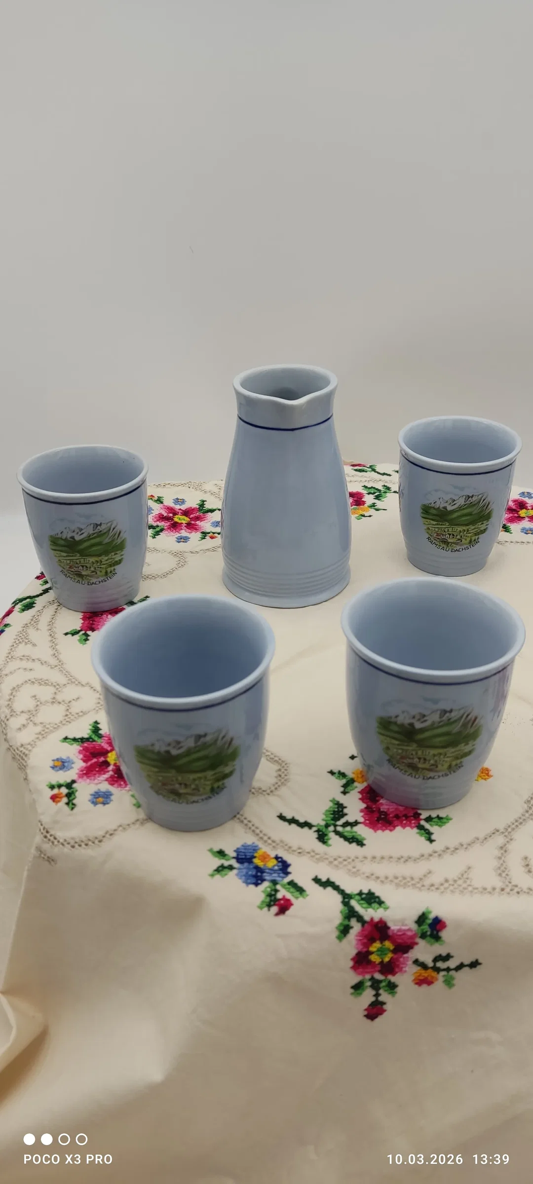 Lilien Porzellan Set, 1 Kanne + 4 Becher | Retro-Charme – Bild 3