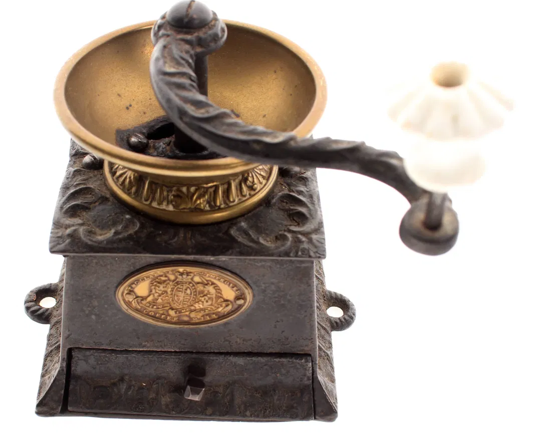 Antike Kaffeemühle T & C Clark – Made in England – registriert 17. Feb. 1812, Nr. 1100 - Bild 1