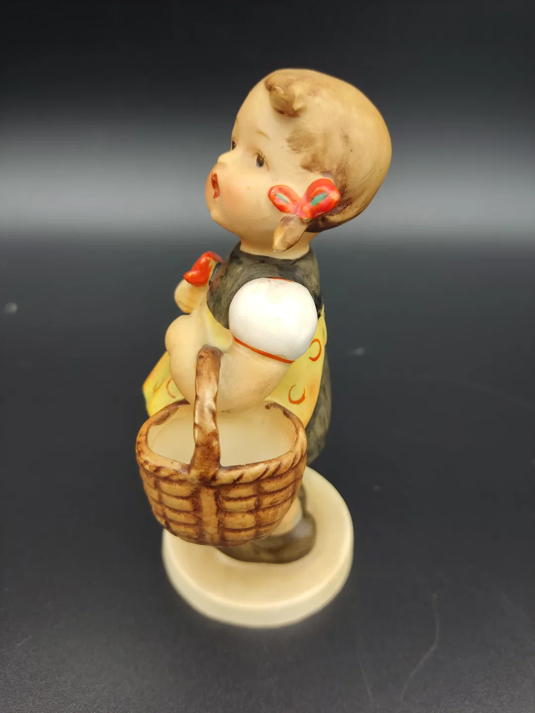 Vintage Hummel-Figur "Der erste Einkauf" – Bild 4