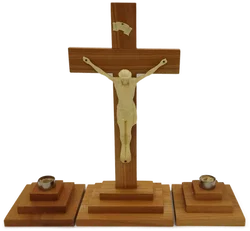 Kleiner Holzaltar mit 2 Kerzenständern - Bild 2