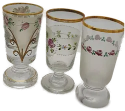 Böhmischer Fussbecher mit Emaille-Malerei - Bild 2