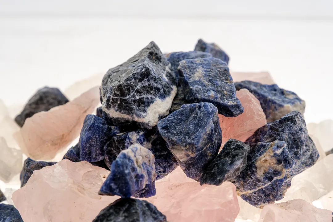 Edelstein-Mix Rohsteine – Rosenquarz, Bergkristall & blauer Steinmix (bis 5 cm) – Bild 5