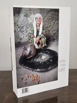 WITH OUR OWN HANDS - Бо Дастони Худ - Frederik van Oudenhoven, Jamila Haider - Bild 2