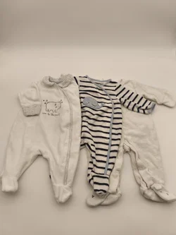 3 Babystrampler mit Fuß, Gr. 56