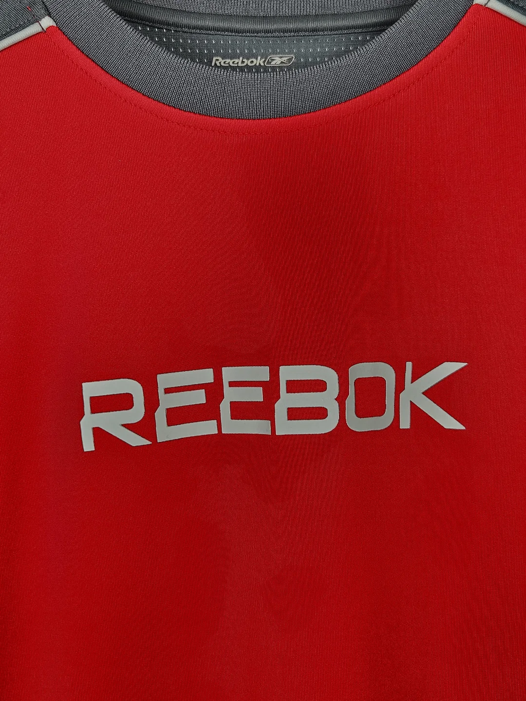 REEBOOK Herren Sportshirt, rot-grau - Gr. S – Bild 3