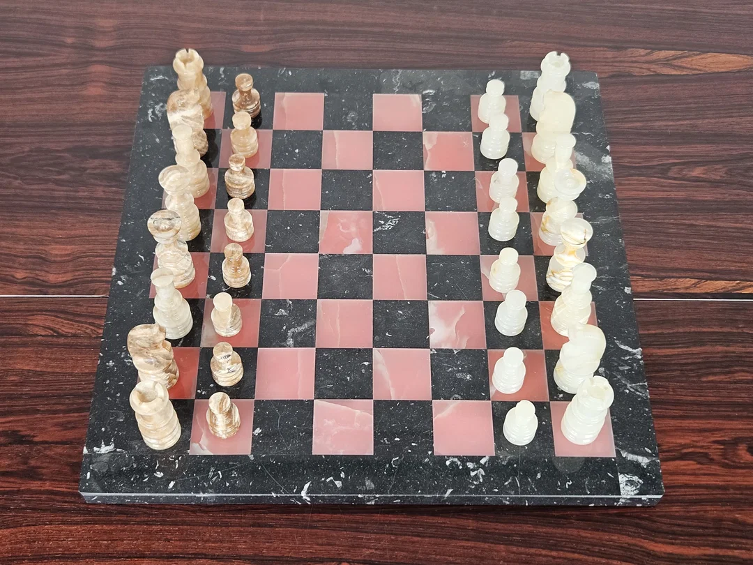 hochwertiges Schachspiel und Schachbrett aus Marmor - Bild 1