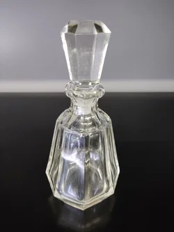 Kleiner Vintage Flakon, facettiertes Glas mit Glasstöpsel – Vorschau 2