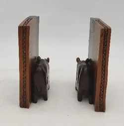Buchstützen aus Holz Nashorn – Vorschau 2