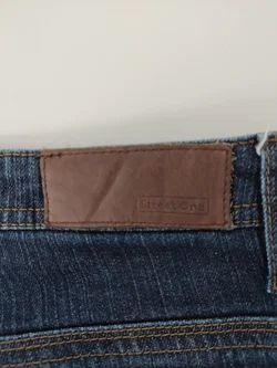 Damenjeans Street One Kurz 29 | Figurschmeichler - Bild 3