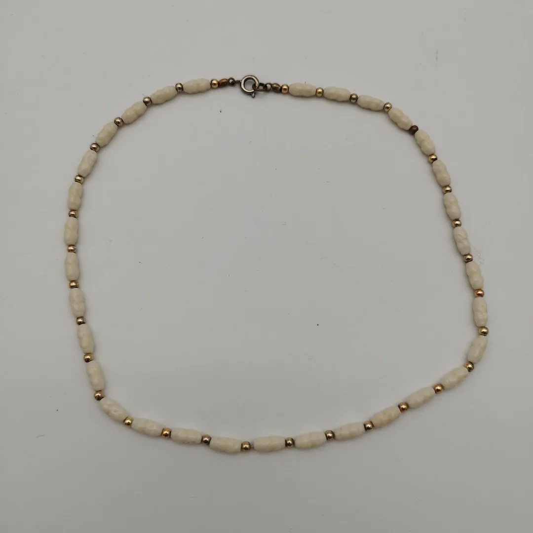 Strand-Halskette mit goldenen Details - ca. 40cm – Bild 3
