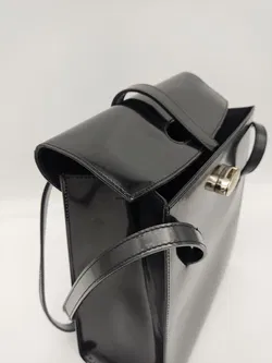 Furla - Große Vintage Schultertasche, Lackleder schwarz - Bild 4