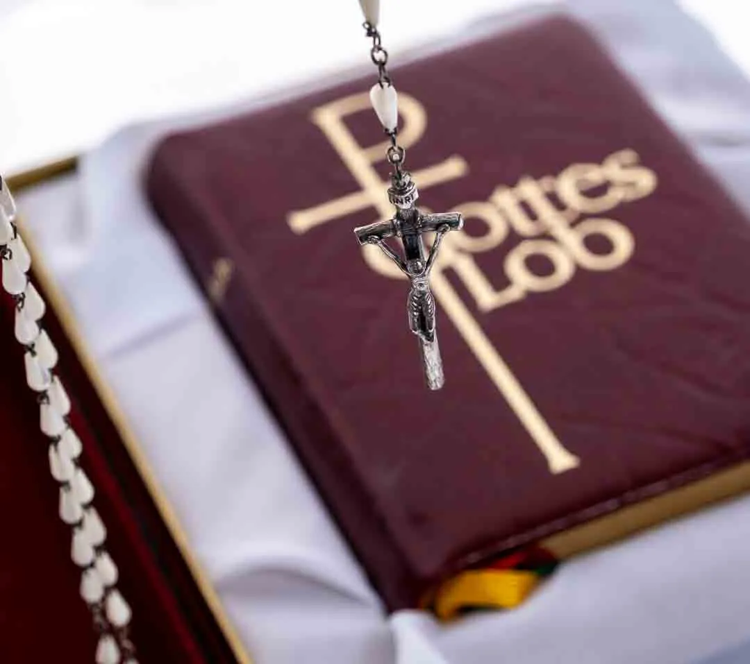 Andenken an die hl. Firmung "Gotteslob mit Rosenkranz" von 1975 /Bibel – Bild 6