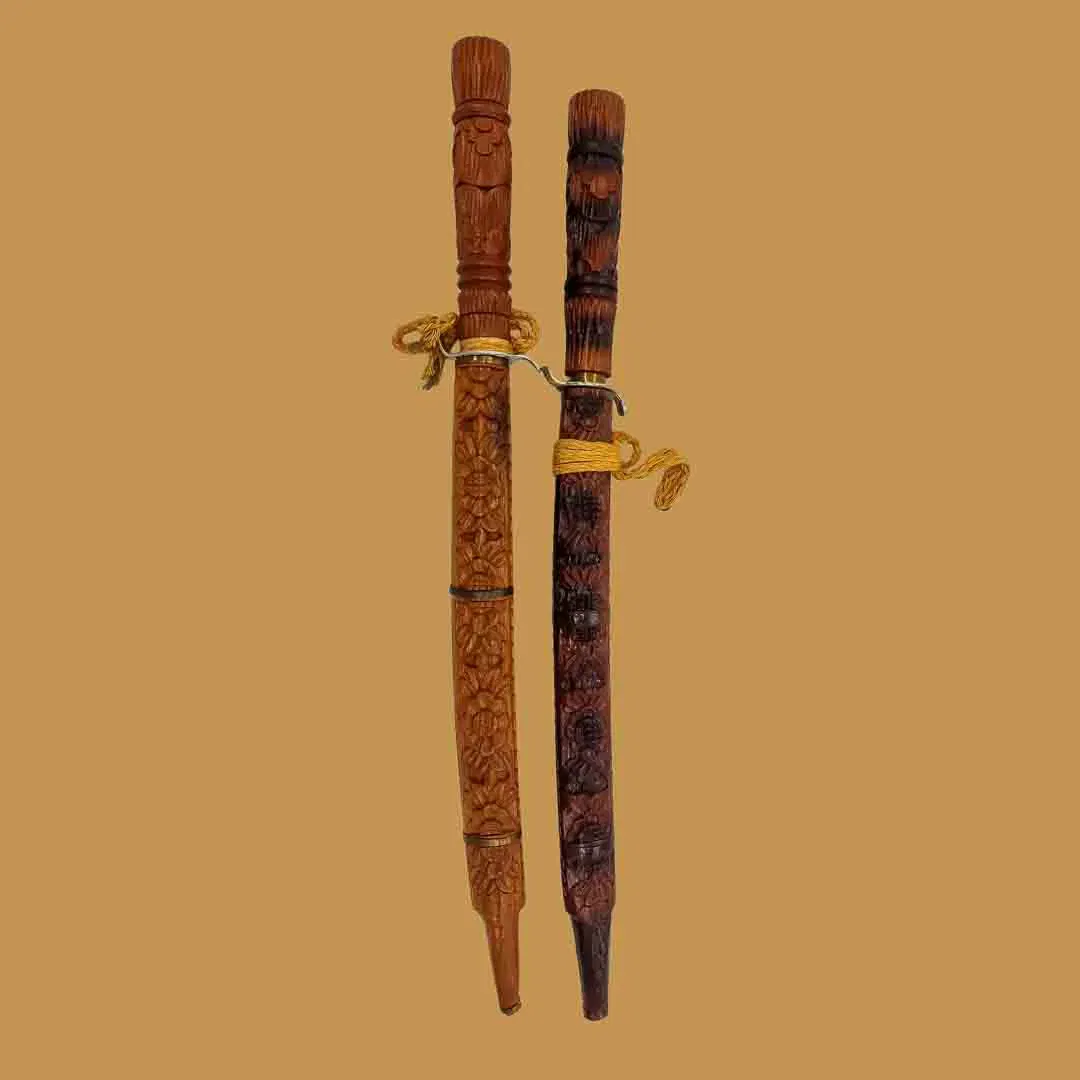 2 Stk. Südostasiatische Schwerter mit geschnitzten Holzgriffen - Bild 4