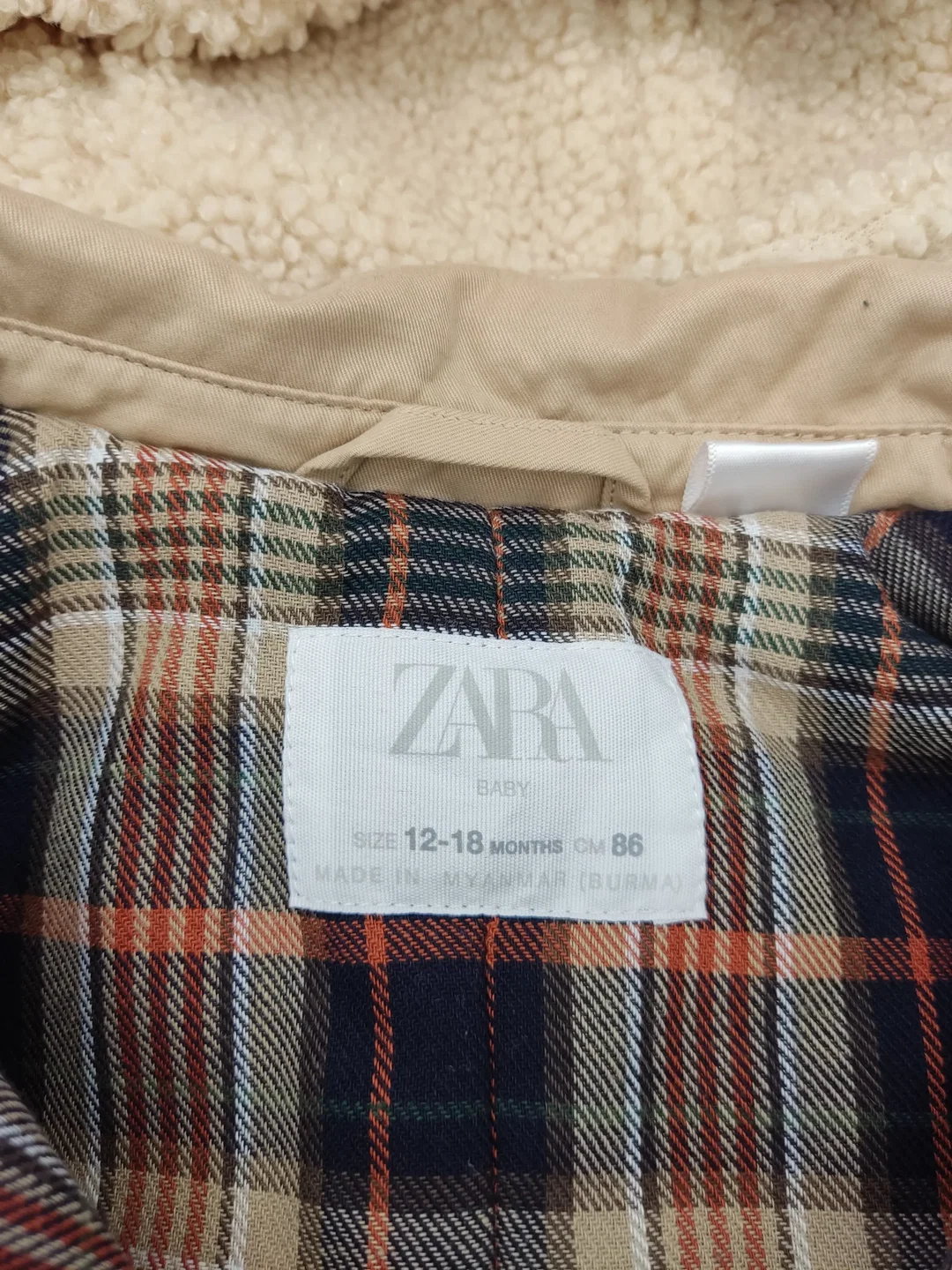 Zara Kinder Mantel beige Gr. 86 – Bild 3