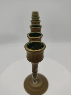 Menora-Kerzenständer aus Bronze, Breite 27cm, Höhe 29cm, Gewicht 1,026 kg – Vorschau 2