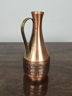 Dekorativer Krug aus Messing - Höhe ca. 19 cm  - Bild 2