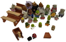 Sylvanian Families Figuren Set Tiere Möbel Bänke Konvolut - Bild 2