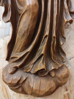 Holz-Wandbild Madonna mit Kind 40 cm | Handgearbeitet - Bild 7
