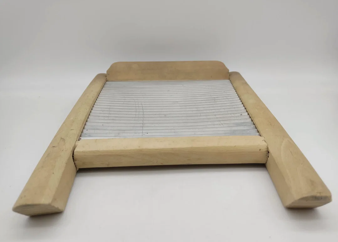 Vintage Waschbrett aus Holz – Bild 4