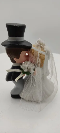 Keramik Hochzeitstortenfiguren 'Küssende Brautpaar' | Mit Schönheitsfehler - Bild 2