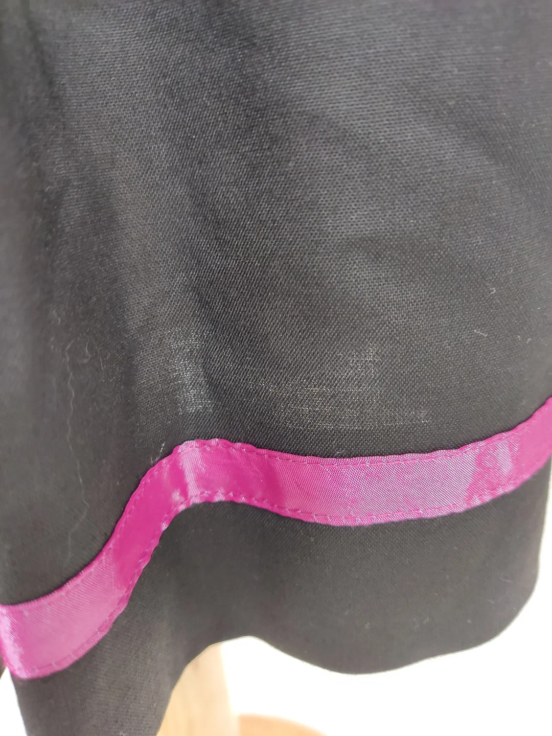 Dirnd "Landhaus Tracht", schwarz/grün/rosa mit Stickerei, Größe 40 – Bild 6