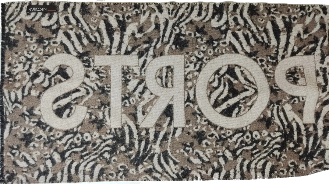 Marc Cain Damen Schal mit Animal-Print und Schriftzug in erdigen Naturfarben – Bild 3