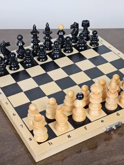 Kompaktes Schachspiel aus Holz  - Bild 2